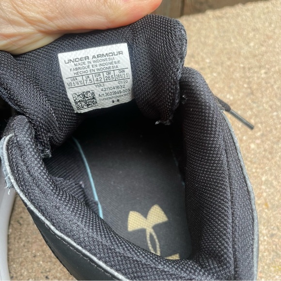 UNDER ARMOUR Men’s Black White Gold High Top Lockdown Shoe Size 8.5 - Picture 8 of 10